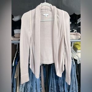 Women’s light pink Gap cardigan. So cute!
